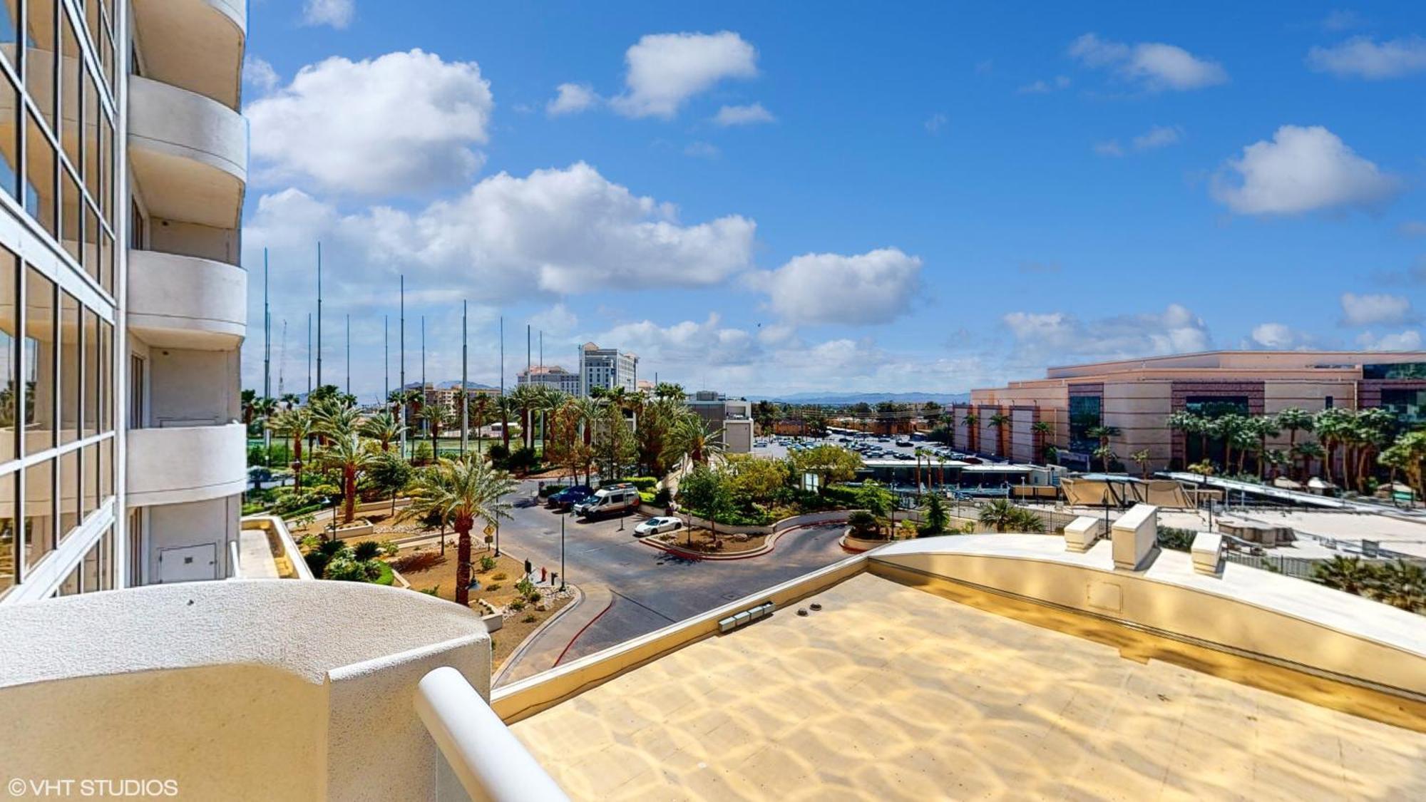 لاس فيغاس Lady Luck'S Vista - Private Balcony - Full Kitchen - Two Full Baths - Jetted Tub - Full Mgm Grand Resort Access W No Resort Fee At Mgm Signature المظهر الخارجي الصورة